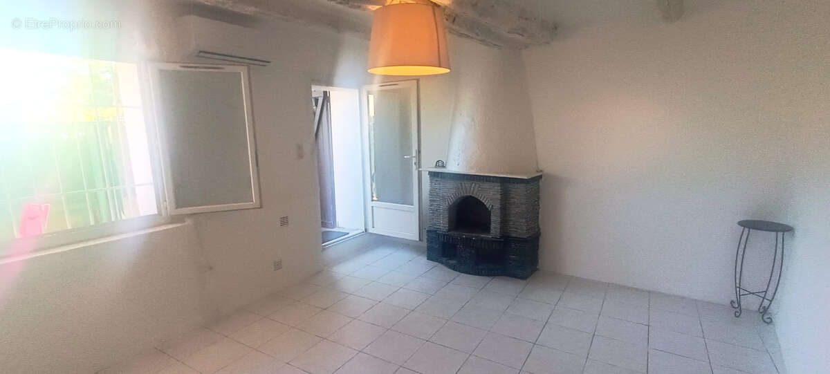 Appartement à SIX-FOURS-LES-PLAGES