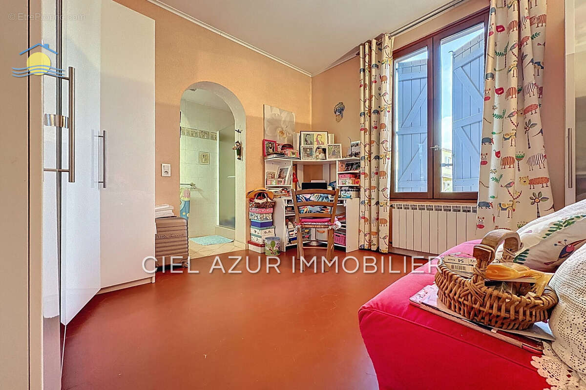 Maison à MOUANS-SARTOUX