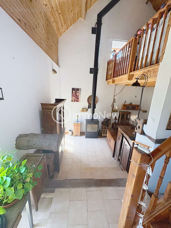 Magnifique longere annee 1711 d une surface de 140 m2 sur 1835 m2 - photo 14