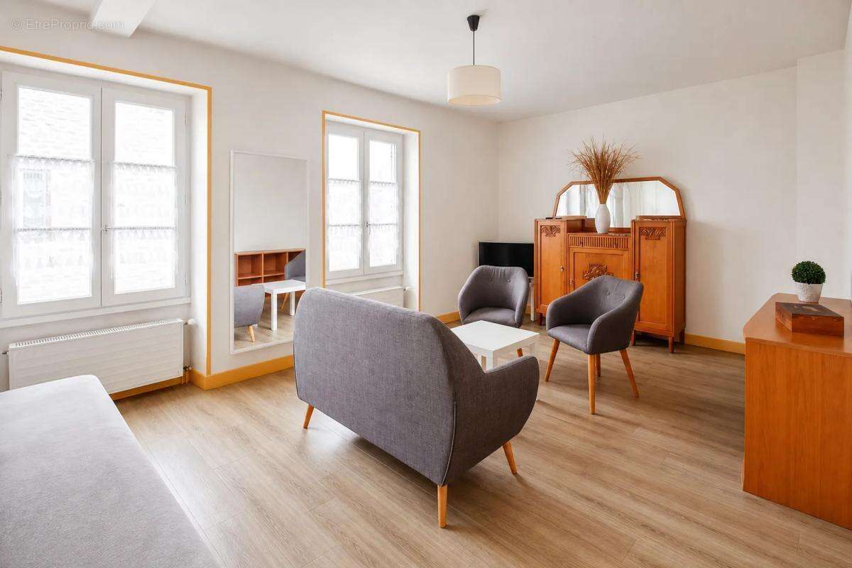 Maison spacieuse de 469 m² à Marsac, 16 pièces - photo 6