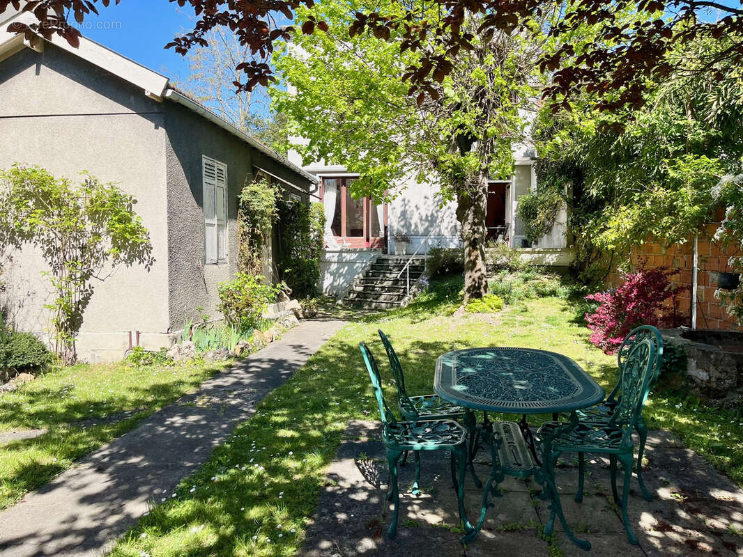 Maison à SAINT-MAUR-DES-FOSSES