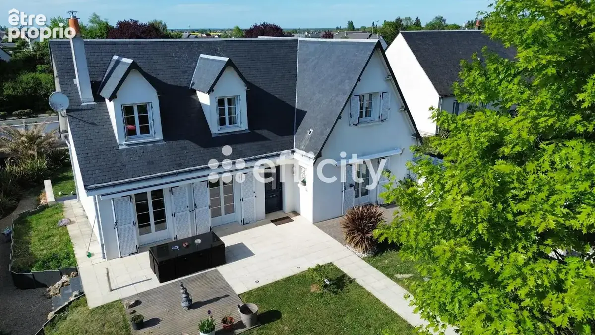 Maison 182 m² à Notre-Dame-D'oe  - photo 1