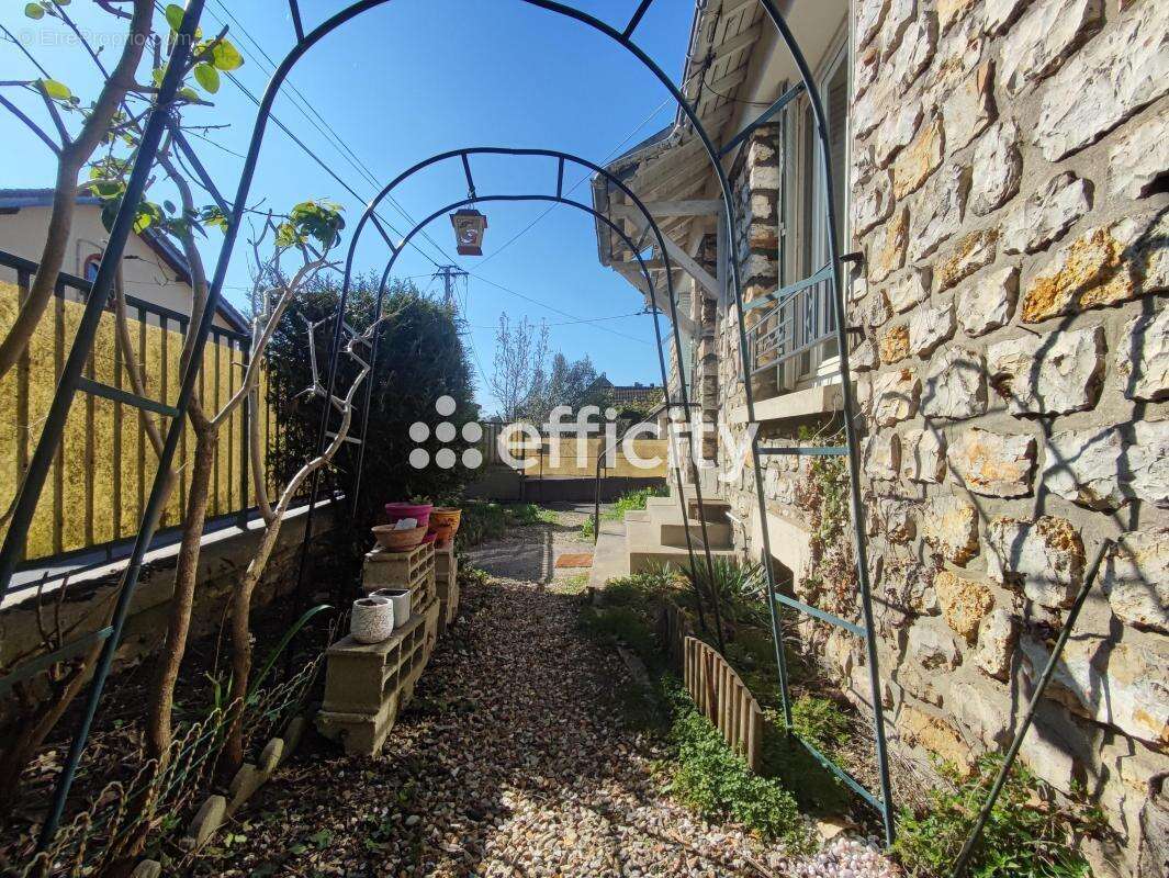 Maison à DEUIL-LA-BARRE