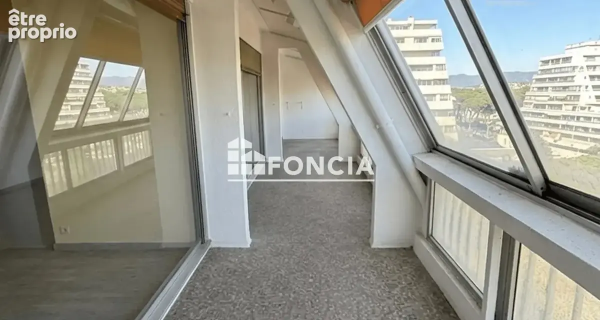 Centre-ville – Appartement 3 pièces d'angle avec vue port et mer - photo 7