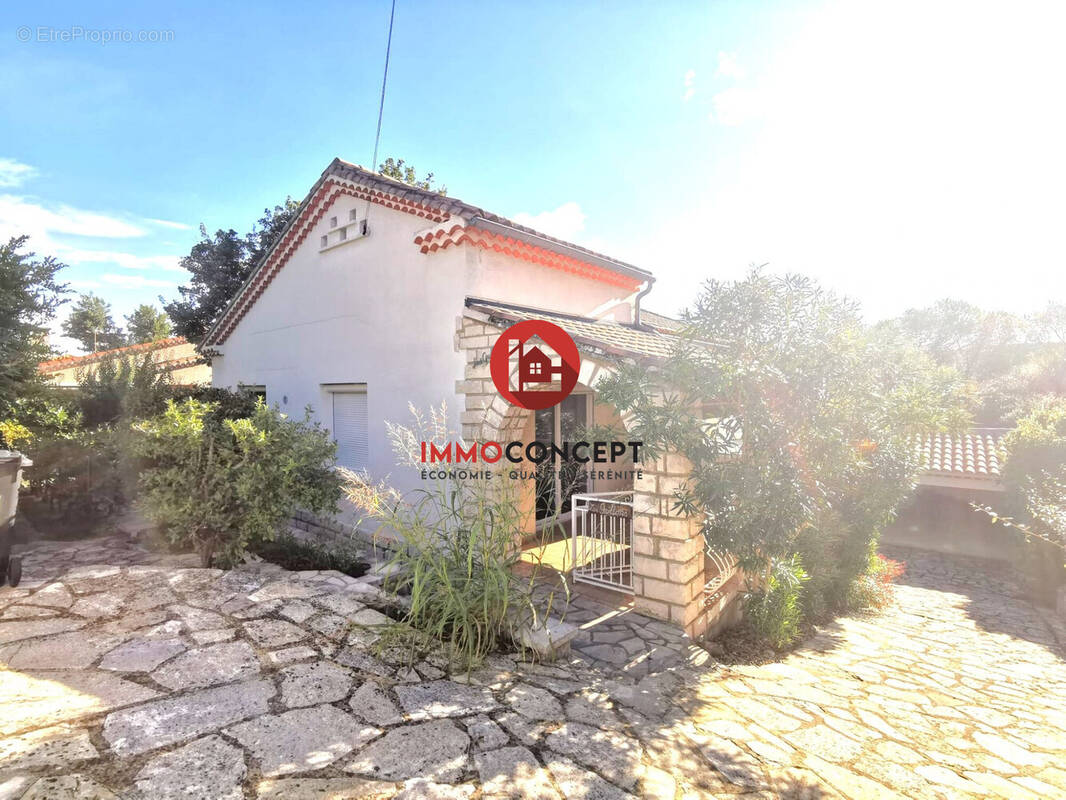 Maison à BAGNOLS-SUR-CEZE