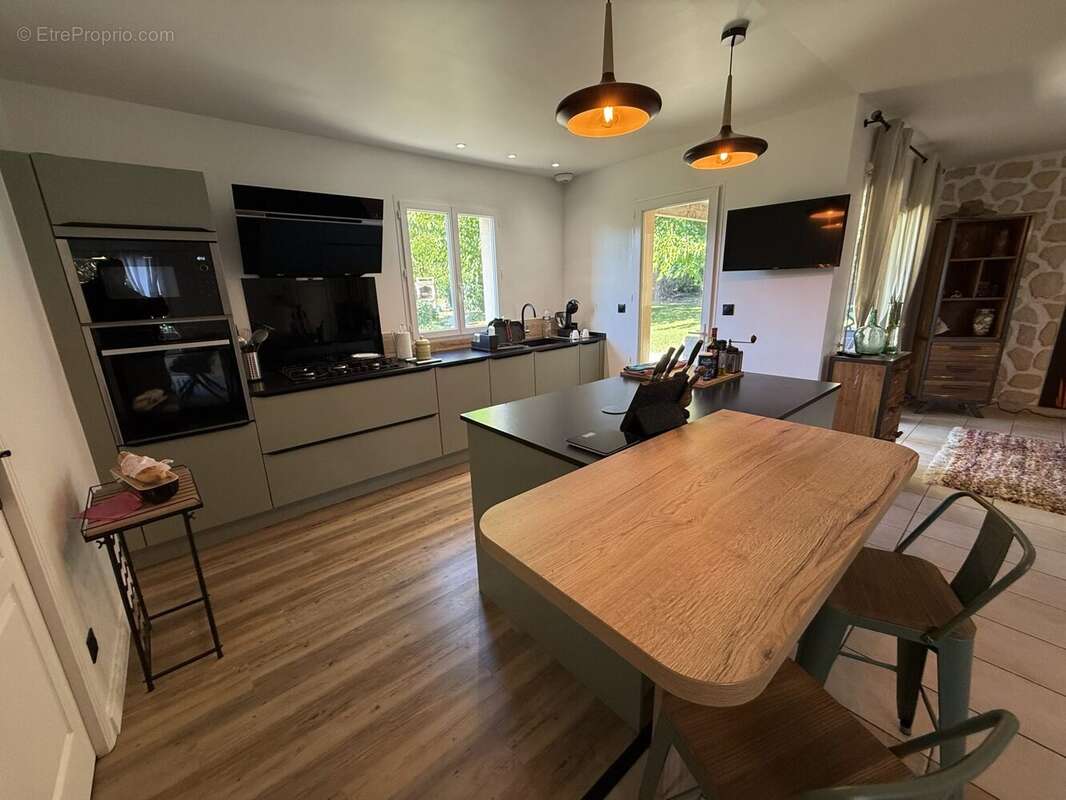 Maison à LA ROCHETTE