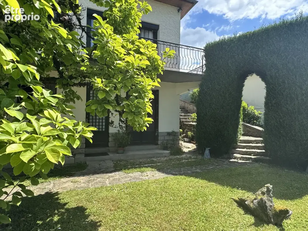 Maison de village avec jardin   4 chambres   garage   terrasse   beau potentiel - photo 2