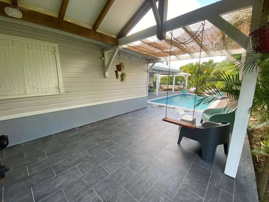 Maison à LES TROIS-ILETS