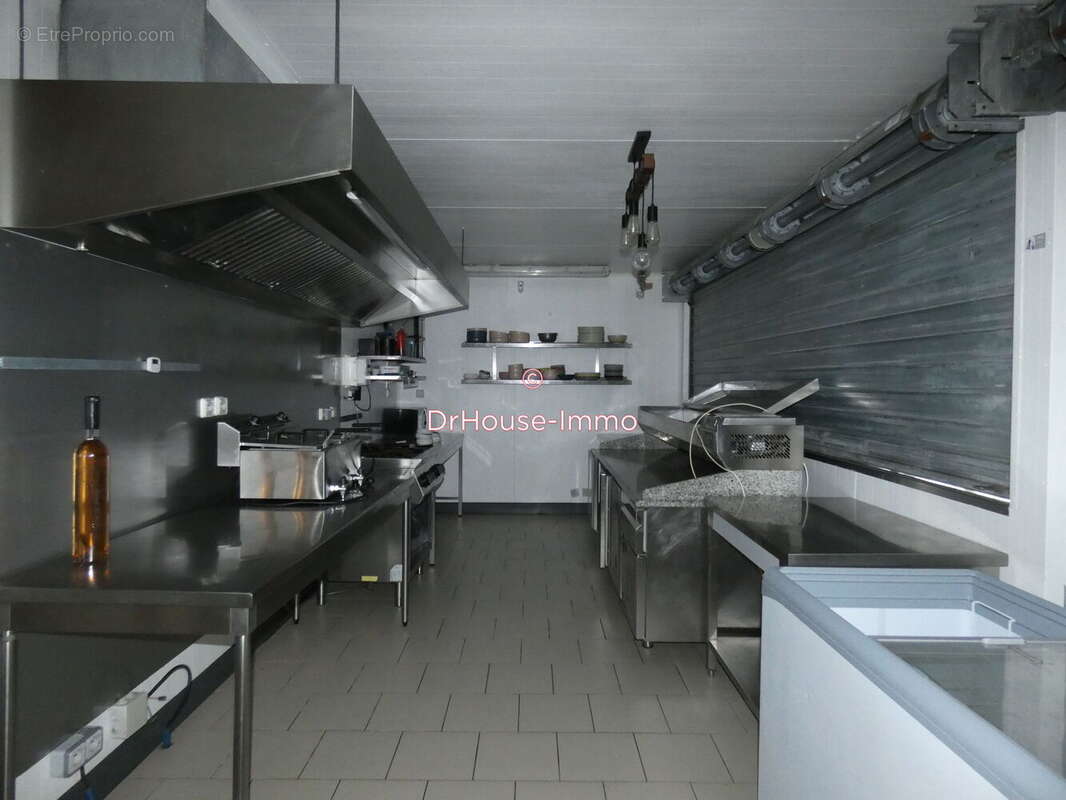 Commerce à LA BREE-LES-BAINS