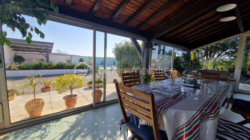 Maison plain pied - 4 chambres - veranda - grand garage - parc arbore - photo 13