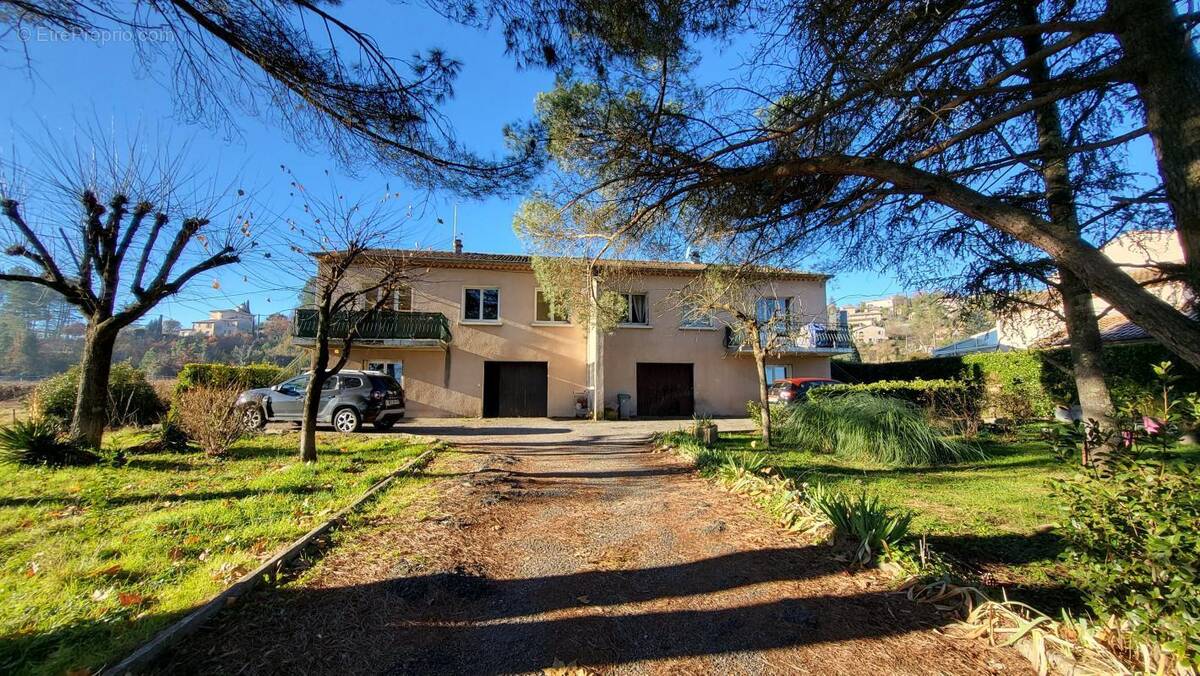 Appartement à JOYEUSE