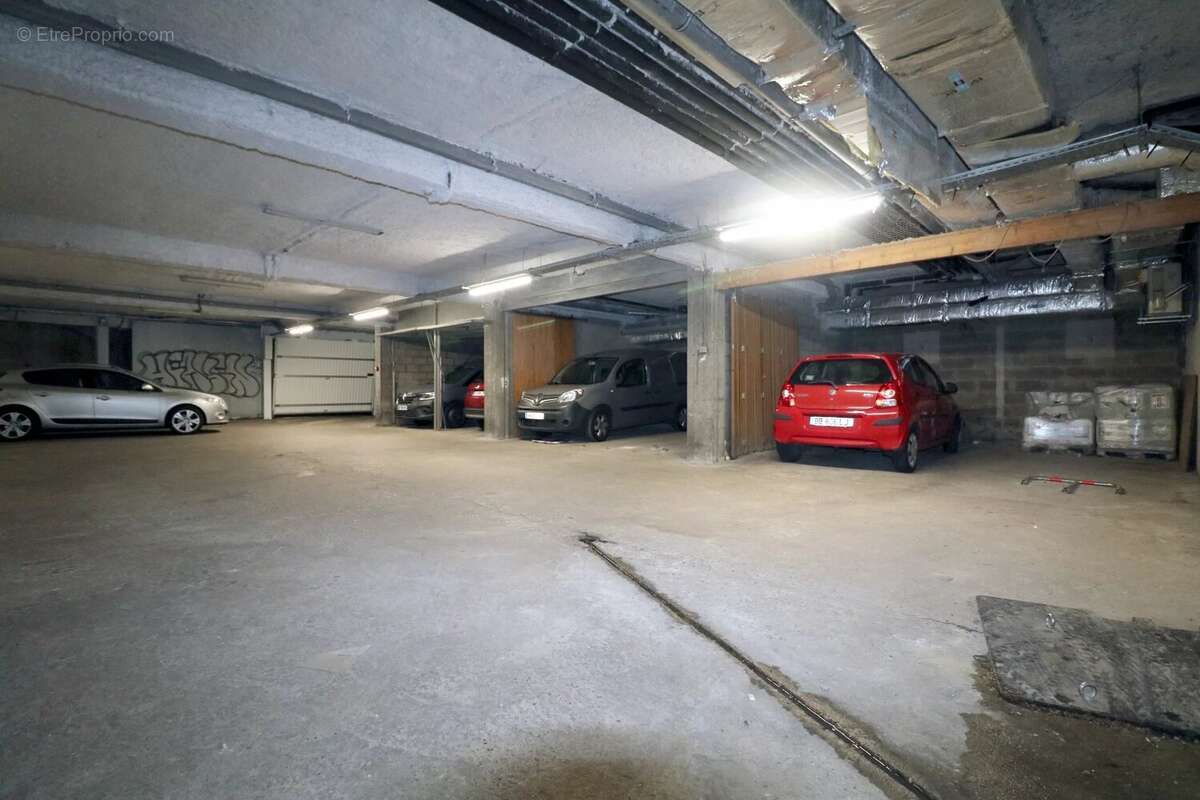 Parking à VERSAILLES
