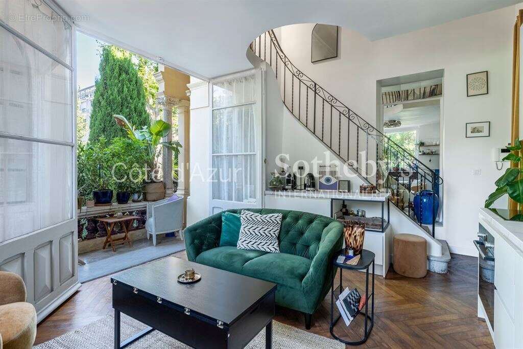 Nice Cimiez : Appartement triplex 58 m² avec terrasse dans une demeure Belle Époque - photo 2
