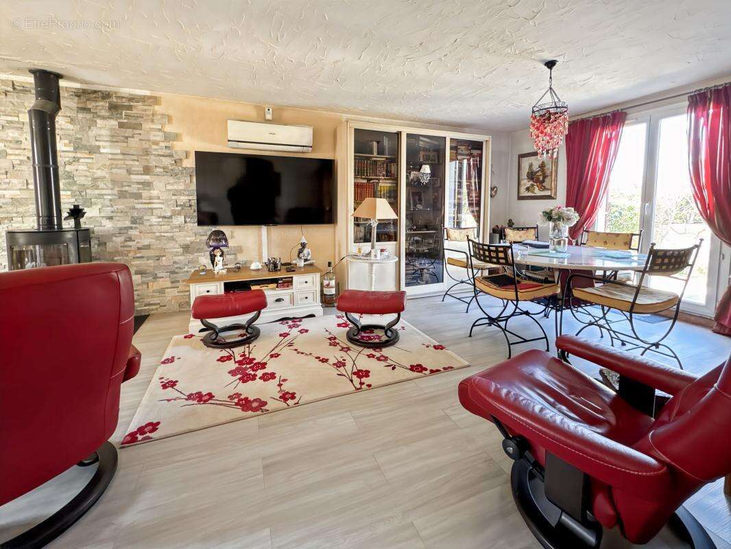 Maison à ROQUEBRUNE-SUR-ARGENS