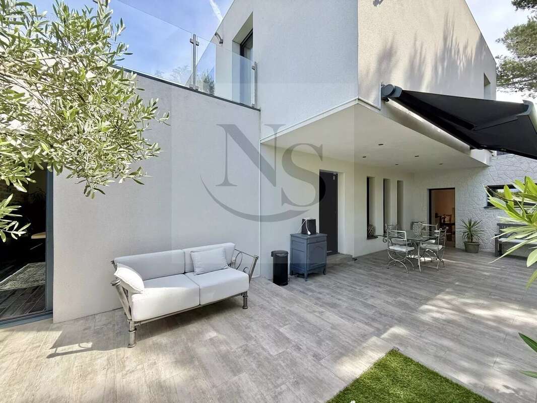 Maison à CABRIES