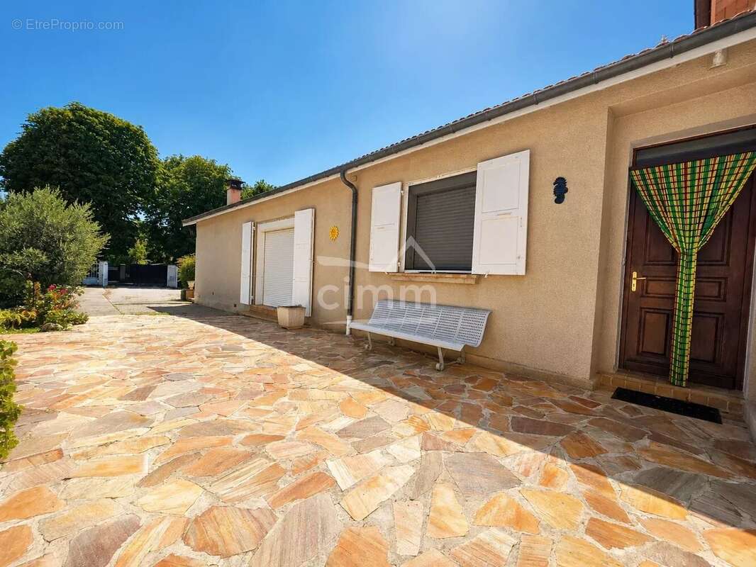 Maison t4 avec jardin et garage - photo 2