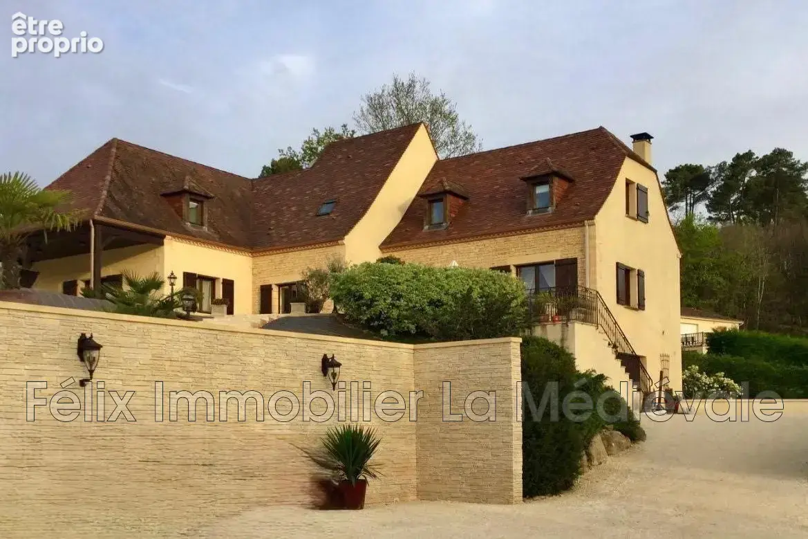 Maison 265 m² à Sarlat-La-Caneda  - photo 2