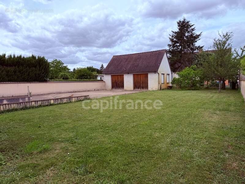 Maison à vendre 7 pièces APPOIGNY (89) de 119 m2  sur sous-sol  4 chambres plus bureau  3 Garages  Cave Terrain - photo 4