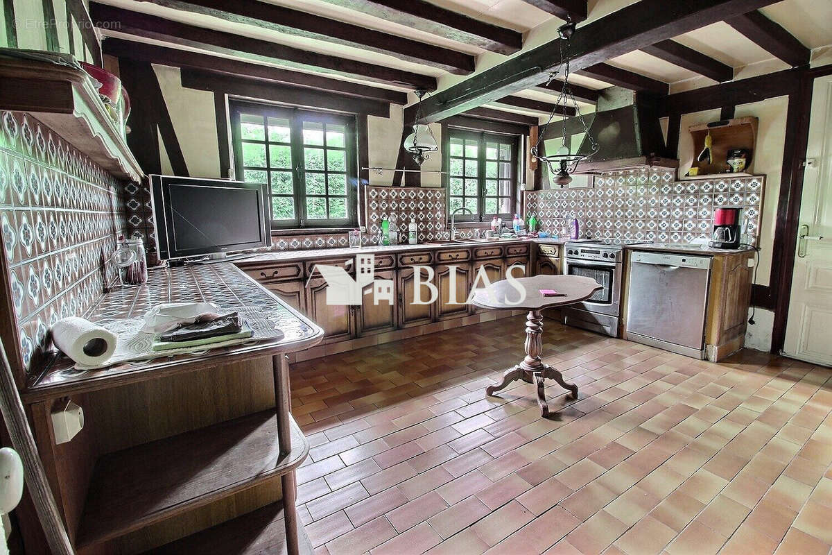 Maison à LE BEC-HELLOUIN