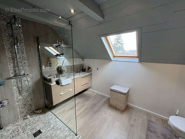 Maison familiale avec jardin et parking privatif - photo 12