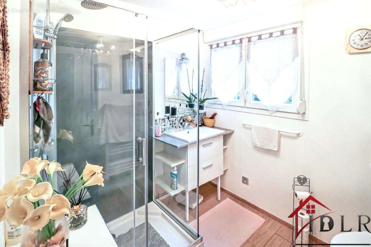 Maison à GRANGES-SUR-VOLOGNE