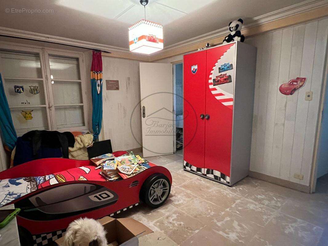 Maison à SAINT-SAUVEUR-DE-CRUZIERES