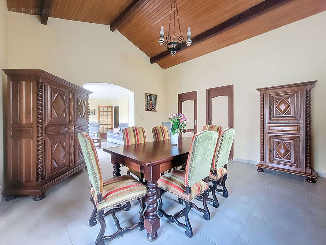 Maison à BLANQUEFORT