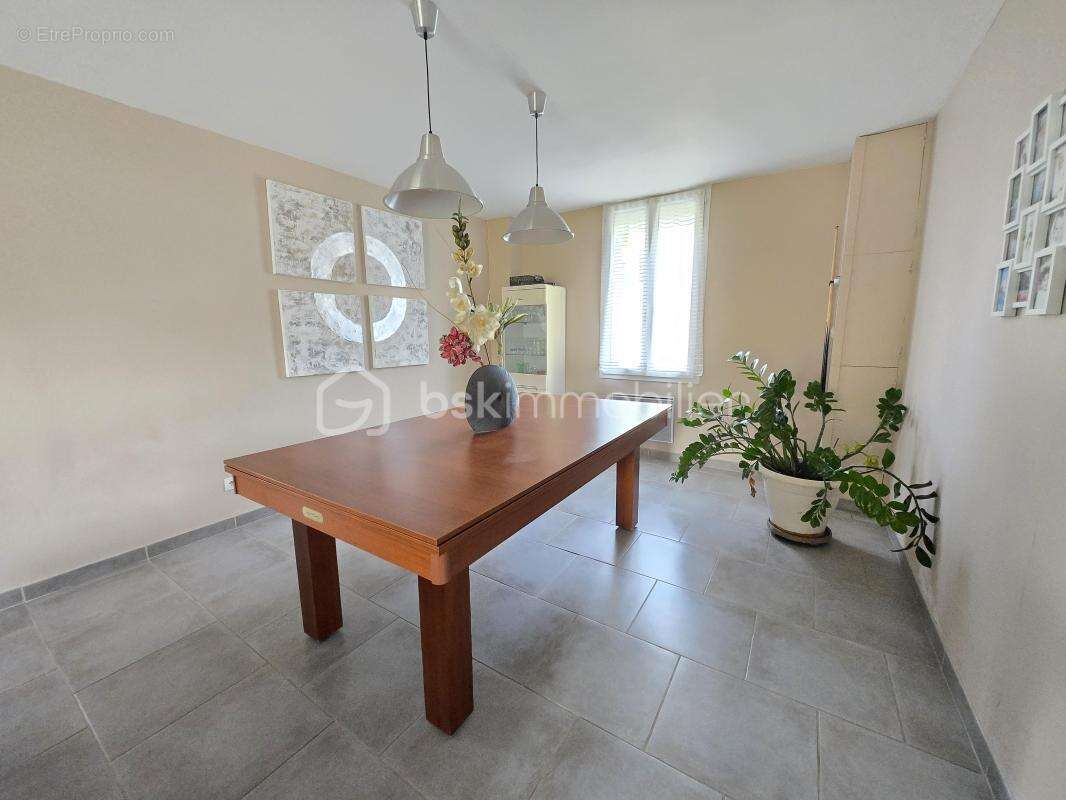 Magnifique Maison de Village de 251m² avec dépendances et piscine à Marzy - photo 7
