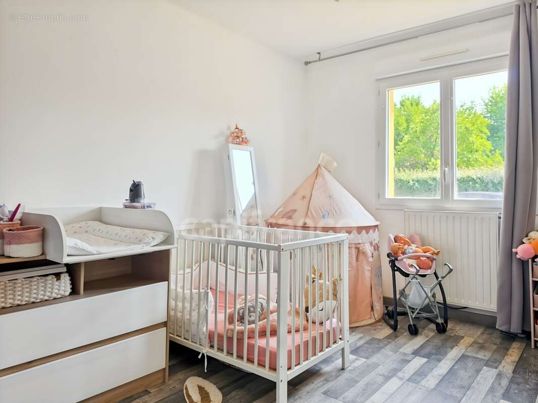 Pavillon récent de 145 m² avec 4 chambres, DPE C ! - photo 8