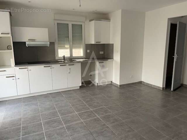 Maison de village appartement f3 renove 57 m² + 58 m² en rdc a amenager - photo 2
