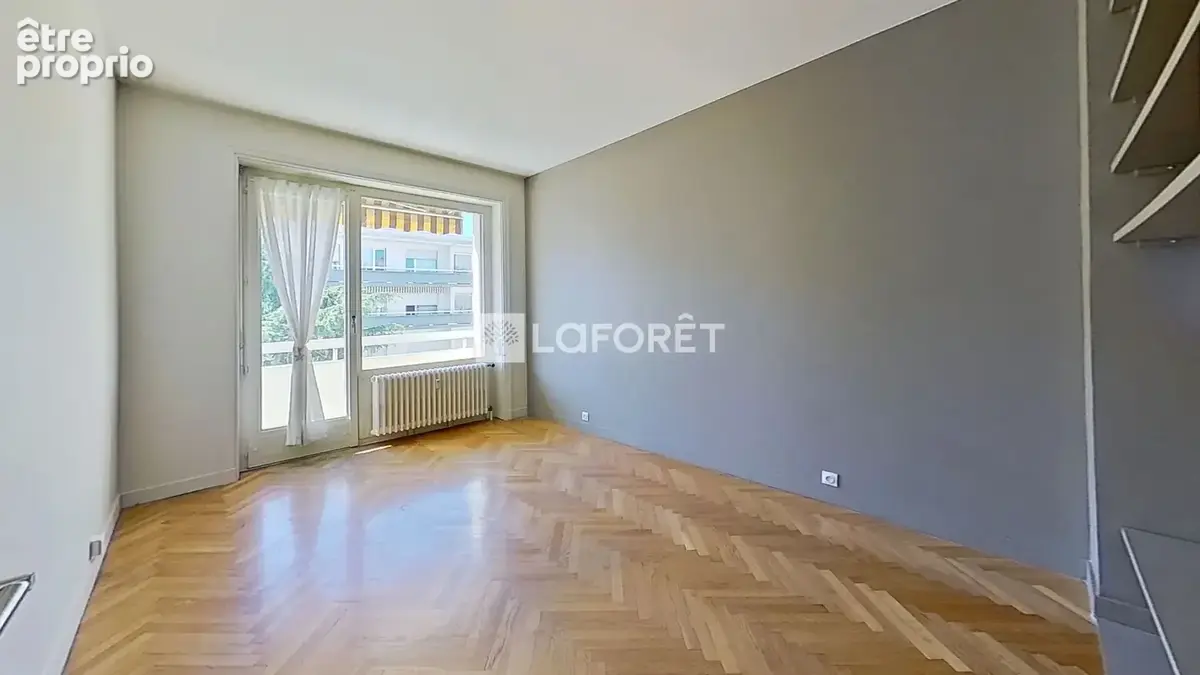 Tête d'Or - Dernier étage T3 - 73 m2 - Deux balcons - photo 9