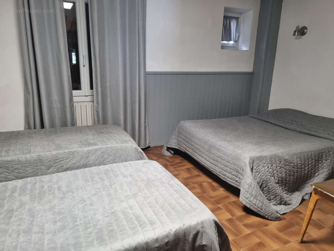 Autre à SAINT-JULIEN-DU-VERDON