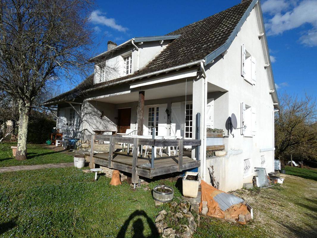 Maison à HAUTEFORT