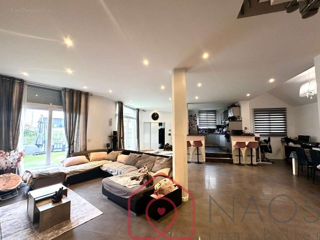 Maison à LE PLESSIS-ROBINSON