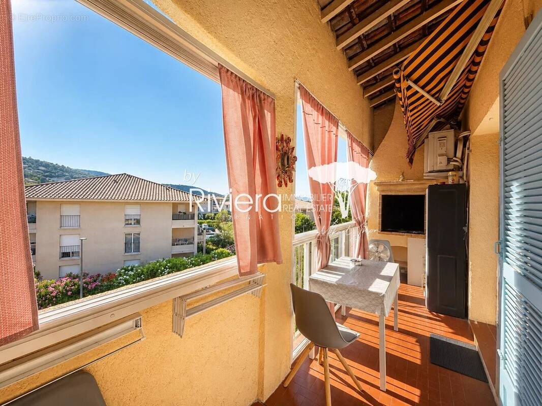 Appartement à LA CROIX-VALMER