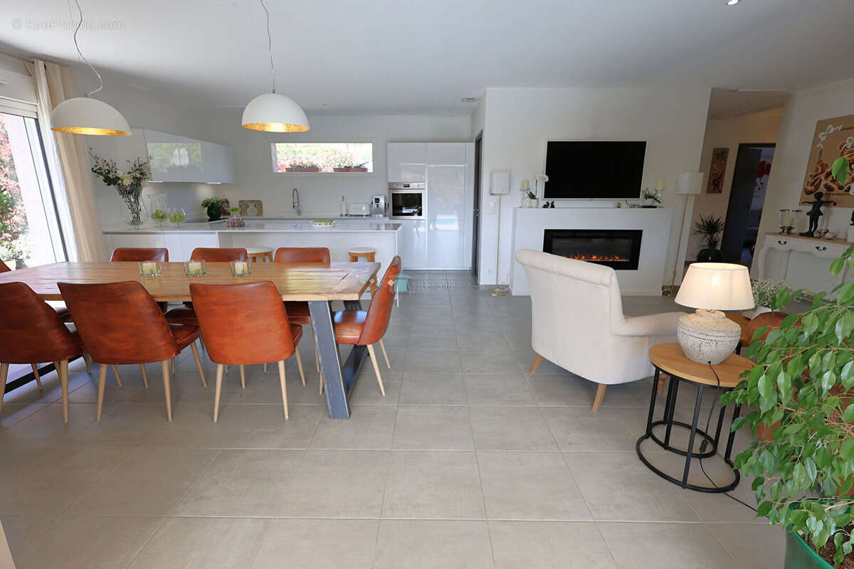 Maison à PEYMEINADE