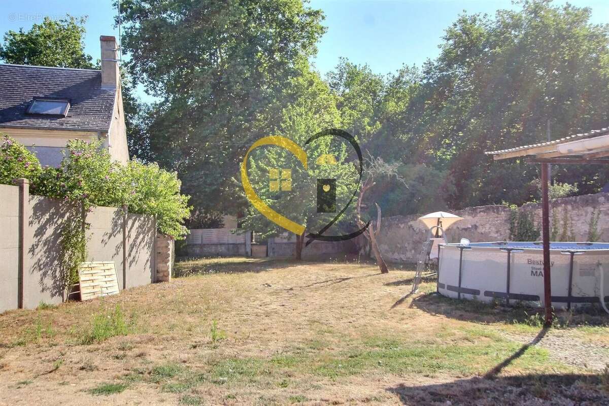 Maison de ville Mehun sur Yèvre - 137m2 - 3 chambres - véranda et jardin - photo 7