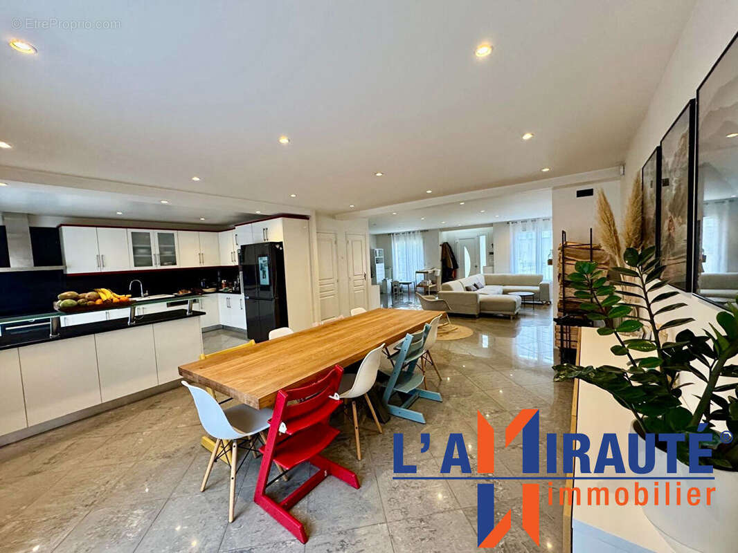 Maison à SARTROUVILLE