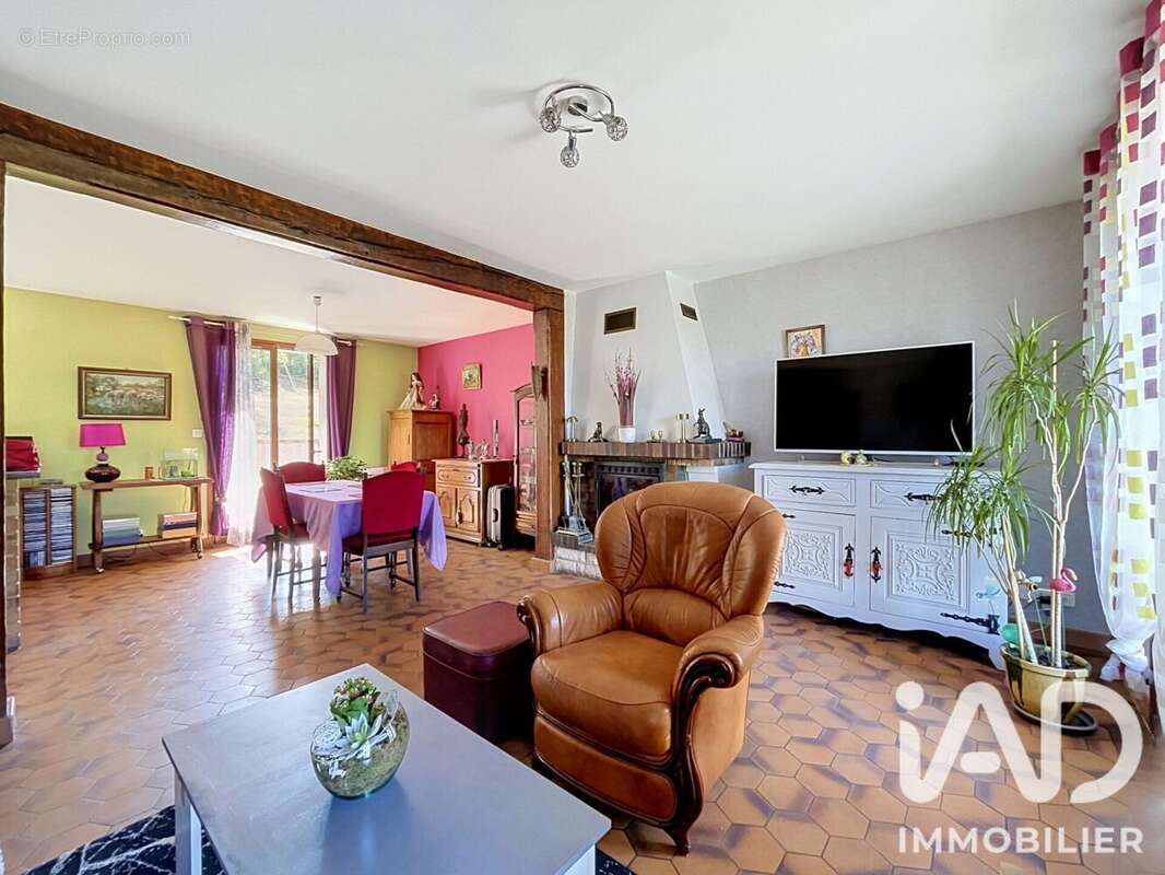 Maison 96 m² à Villevallier  - photo 2