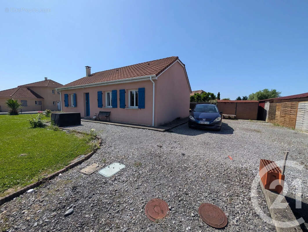 Maison à MASLACQ