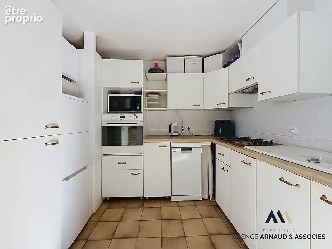 Propriété avec vue dégagée sur un terrain en restanques avec piscine et 2 logements indépendants - photo 20