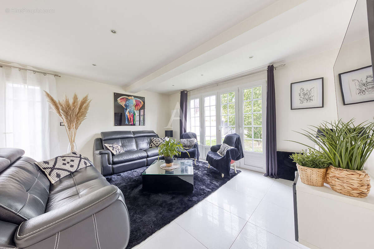 Maison à VAIRES-SUR-MARNE