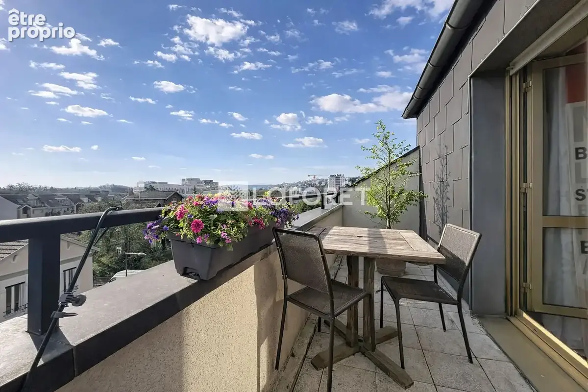 Appartement Suresnes 3 pièce(s) 84.01 m2 - photo 8