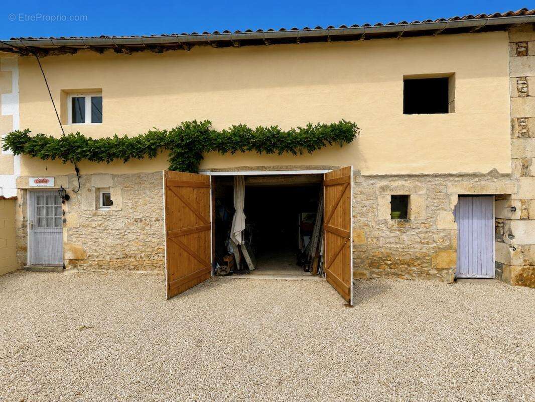 Corps de ferme rénové avec gite et autre gite-atelier indépe - photo 16