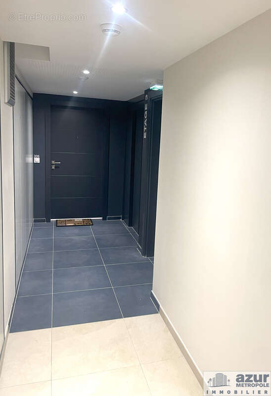 Appartement à SAINT-LAURENT-DU-VAR