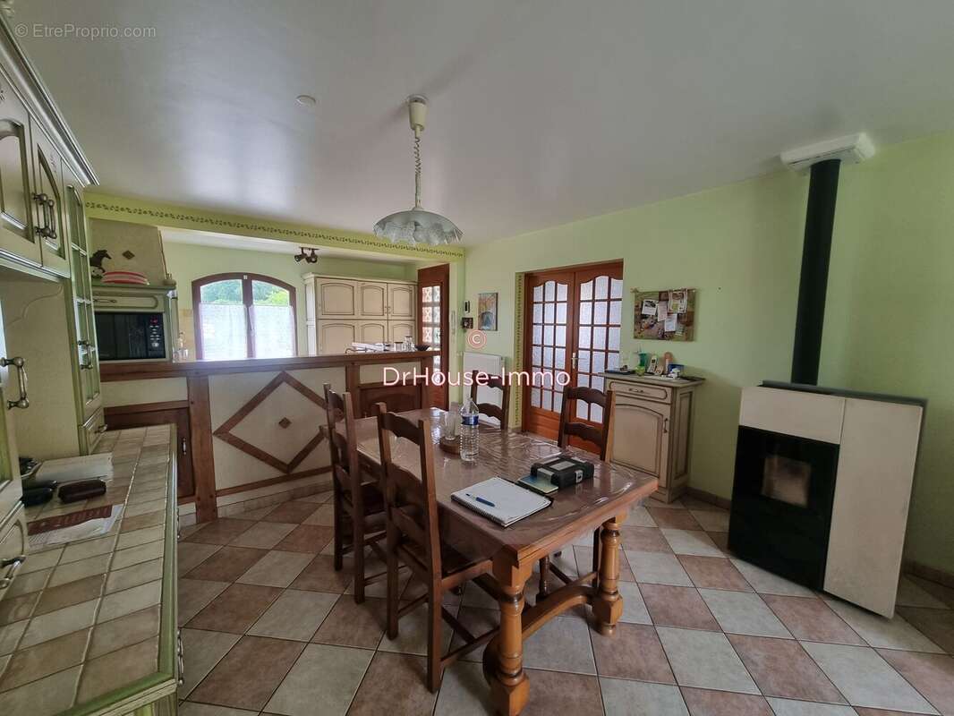 Maison à LA SELLE-EN-HERMOY