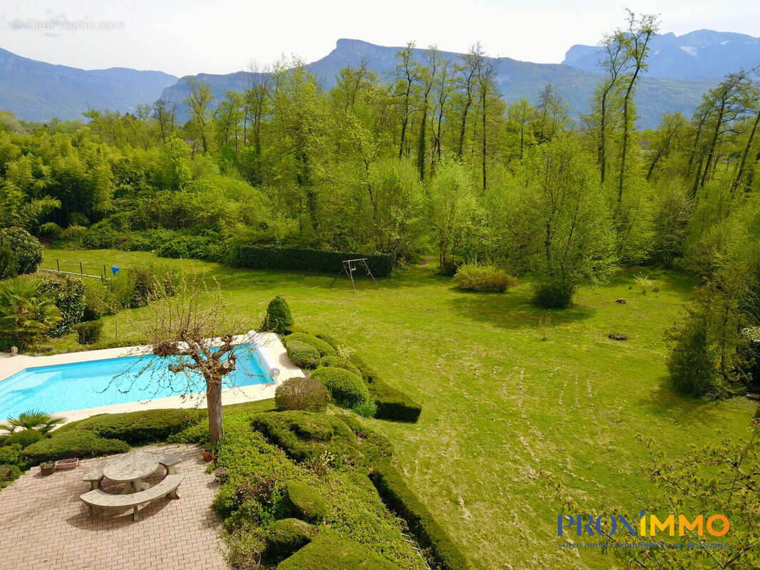 Maison 155 m² à Moirans  - photo 2
