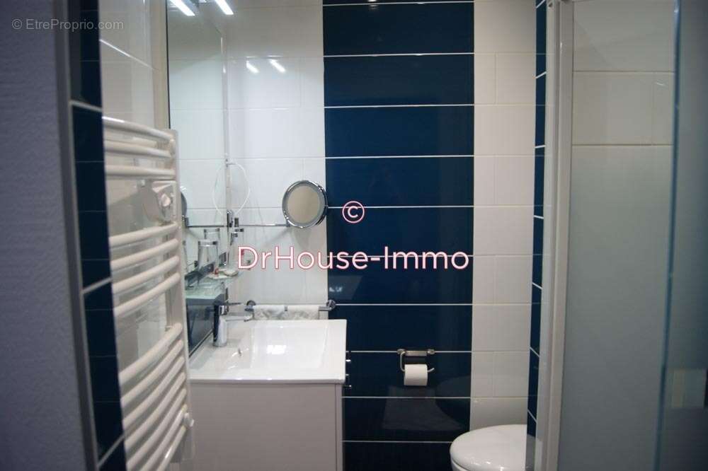 Commerce à CONTREXEVILLE