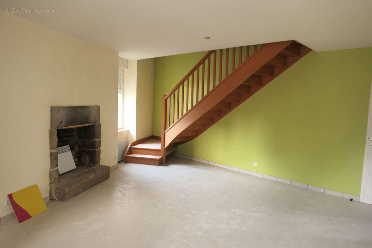 Maison à SAINT-CYR-DU-BAILLEUL