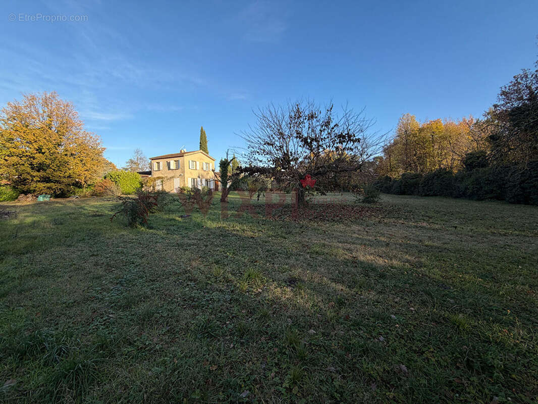 Maison à MONTELIER